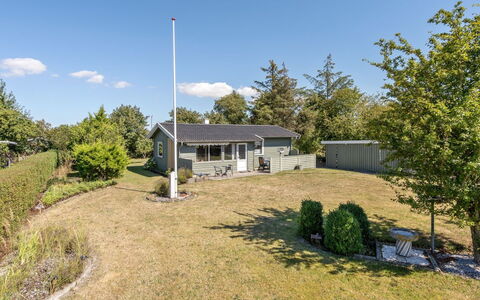 Maelle - 600M from the Sea: Dak, Huis, Huis, Verblijf, Siding, Landgoed, Oprit, Garden Gebouwen, Werf, Schuur