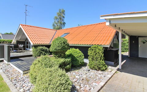 Gretta - 400M from the Sea: Dak, Huis, Huis, Verblijf, Siding, Landgoed, Oprit, Garden Gebouwen, Werf, Schuur