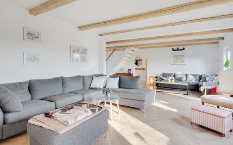 Rouwen - 1Km from the Sea: Dak, Huis, Huis, Verblijf, Deur, Siding, Dek, Veranda, Plank, Hardwood