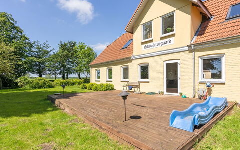 Rouwen - 1Km from the Sea: Dak, Huis, Huis, Verblijf, Deur, Siding, Dek, Veranda, Plank, Hardwood