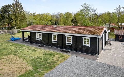 Hardina - 300M from the Sea: Blauw, Struik, Verblijf, Groundcover, Tuin, Landgoed, Schaduw, Landscaping, Boerderij, Eco Hotel