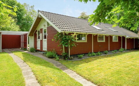 Maard - 325M from the Sea: Blauw, Struik, Verblijf, Groundcover, Tuin, Landgoed, Schaduw, Landscaping, Boerderij, Eco Hotel