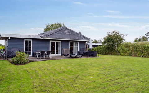 Thala - 150M from the Sea: Meubilair, Interieur Ontwerp, Flooring, Hout, Verdieping, Plafond, Houten Vloer, Stoel, Tafel, Verlichting