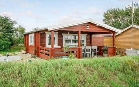 Topi - 15M from the Sea: Blauw, Struik, Verblijf, Groundcover, Tuin, Landgoed, Schaduw, Landscaping, Boerderij, Eco Hotel