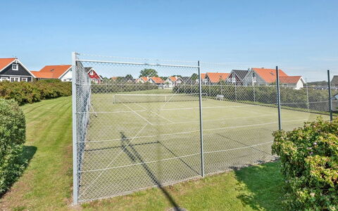 Matleena - 200M from the Sea: Blauw, Struik, Verblijf, Groundcover, Tuin, Landgoed, Schaduw, Landscaping, Boerderij, Eco Hotel