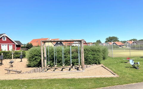 Matleena - 200M from the Sea: Blauw, Struik, Verblijf, Groundcover, Tuin, Landgoed, Schaduw, Landscaping, Boerderij, Eco Hotel