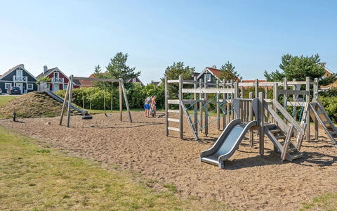 Matleena - 200M from the Sea: Blauw, Struik, Verblijf, Groundcover, Tuin, Landgoed, Schaduw, Landscaping, Boerderij, Eco Hotel