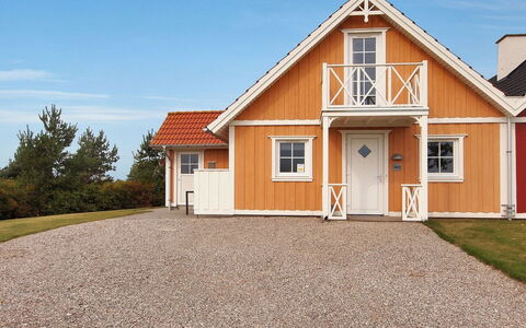 Matleena - 200M from the Sea: Blauw, Struik, Verblijf, Groundcover, Tuin, Landgoed, Schaduw, Landscaping, Boerderij, Eco Hotel