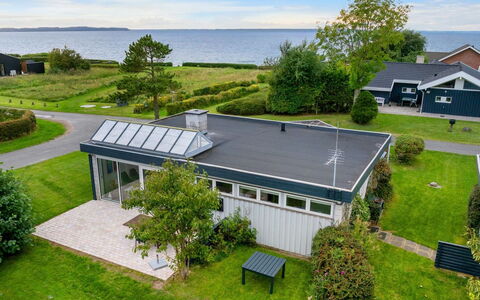 Rikkart - 100M from the Sea: Meubilair, Interieur Ontwerp, Flooring, Hout, Verdieping, Plafond, Houten Vloer, Stoel, Tafel, Verlichting