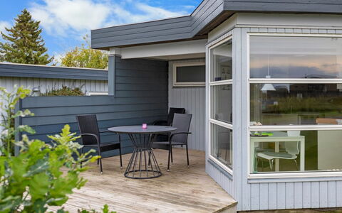 Rikkart - 100M from the Sea: Meubilair, Interieur Ontwerp, Flooring, Hout, Verdieping, Plafond, Houten Vloer, Stoel, Tafel, Verlichting