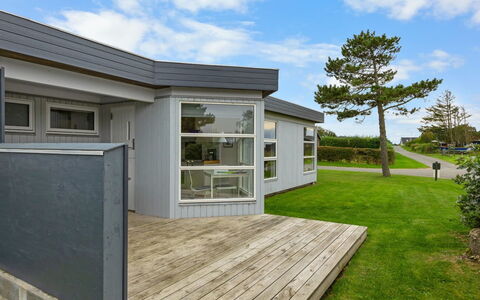 Rikkart - 100M from the Sea: Gras, Gebouw, Huis, Dak, Huis, Woongebied, Verblijf, Land Lot, Landelijk Gebied, Gazon