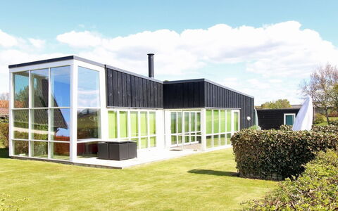 Amia - 20M from the Sea: Meubilair, Interieur Ontwerp, Stoel, Flooring, Tafel, Toevlucht, Verdieping, Plafond, Kamer, Eco Hotel