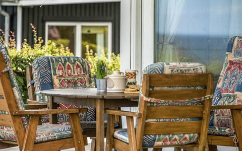 Elfi - 30M from the Sea: Blauw, Struik, Verblijf, Groundcover, Tuin, Landgoed, Schaduw, Landscaping, Boerderij, Eco Hotel