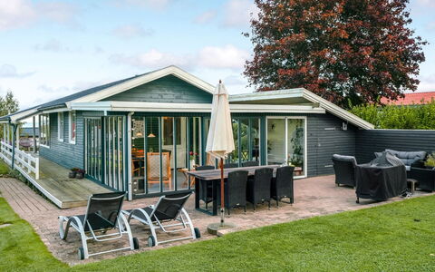 Fita - 300M from the Sea: Blauw, Struik, Verblijf, Groundcover, Tuin, Landgoed, Schaduw, Landscaping, Boerderij, Eco Hotel