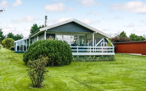 Fita - 300M from the Sea: Huis, Verblijf, Gazon, Tuin, Landgoed, Boerderij, Werf, Siding, Landscaping, Veranda