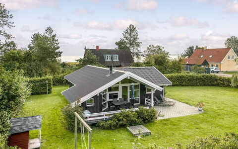 Stasia - 75M from the Sea: Zwembad, Buitenmeubels, Meubilair, Toevlucht, Flagstone, Eco Hotel, Schaduw, Stoel, Vrije Tijd, Landgoed