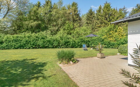 Suni - 400M from the Sea: Blauw, Struik, Verblijf, Groundcover, Tuin, Landgoed, Schaduw, Landscaping, Boerderij, Eco Hotel