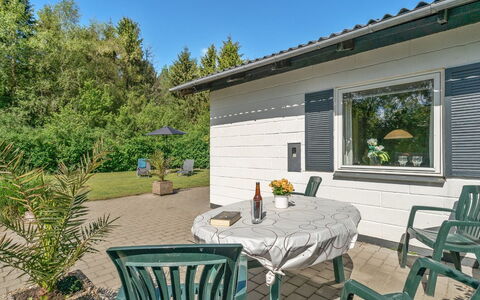 Suni - 400M from the Sea: Blauw, Struik, Verblijf, Groundcover, Tuin, Landgoed, Schaduw, Landscaping, Boerderij, Eco Hotel