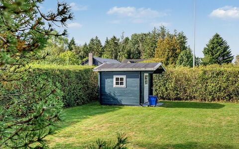 Undine - 300M from the Sea: Hout, Tuin, Backyard, Land Lot, Huis, Dak, Schaduw, Dek, Hardwood, Werf