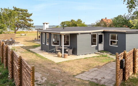 Sigurd - 20M from the Sea: Meubilair, Interieur Ontwerp, Flooring, Hout, Verdieping, Plafond, Houten Vloer, Stoel, Tafel, Verlichting