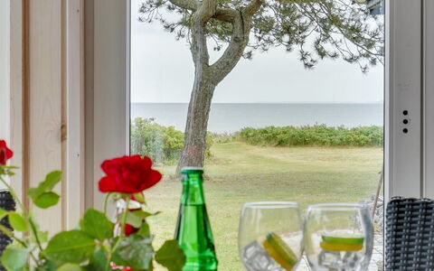 Sigurd - 20M from the Sea: Meubilair, Interieur Ontwerp, Flooring, Hout, Verdieping, Plafond, Houten Vloer, Stoel, Tafel, Verlichting