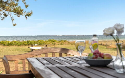 Sigurd - 20M from the Sea: Meubilair, Interieur Ontwerp, Flooring, Hout, Verdieping, Plafond, Houten Vloer, Stoel, Tafel, Verlichting