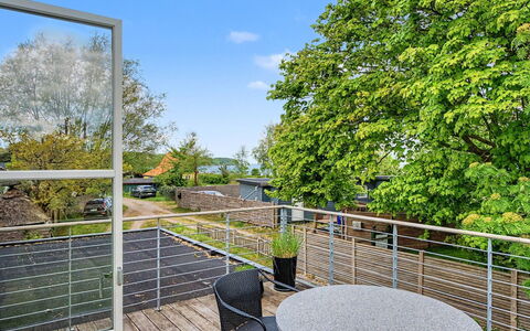 Gullan - 75M from the Sea: Hout, Dak, Architectuur, Huis, Huis, Verblijf, Siding, Hardwood, Helling, Landgoed