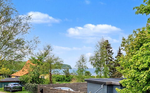 Gullan - 75M from the Sea: Hout, Dak, Architectuur, Huis, Huis, Verblijf, Siding, Hardwood, Helling, Landgoed