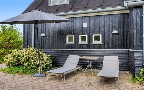 Gullan - 75M from the Sea: Hout, Dak, Architectuur, Huis, Huis, Verblijf, Siding, Hardwood, Helling, Landgoed