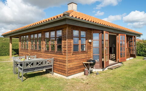 Botmar - 10M from the Sea: Meubilair, Interieur Ontwerp, Flooring, Hout, Verdieping, Plafond, Houten Vloer, Stoel, Tafel, Verlichting