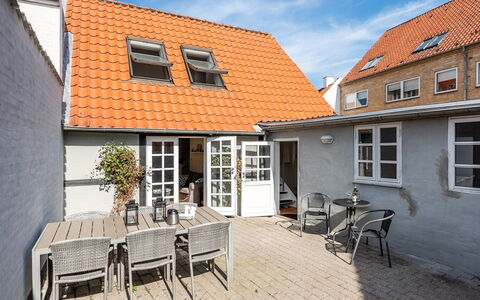 Zezilie - 500M from the Sea: Woongebied, Dak, Voorstad, Oprit, Landgoed, Schoorsteen