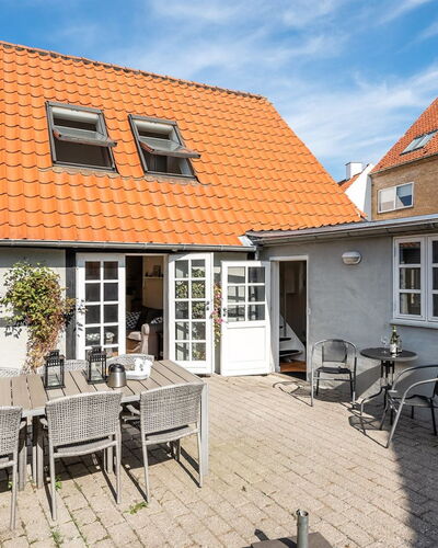 Zezilie - 500M from the Sea