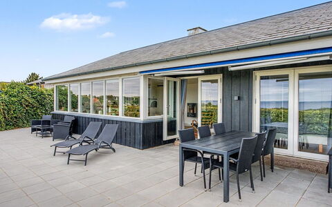 Annalia - 50M from the Sea: Hout, Tuin, Backyard, Land Lot, Huis, Dak, Schaduw, Dek, Hardwood, Werf