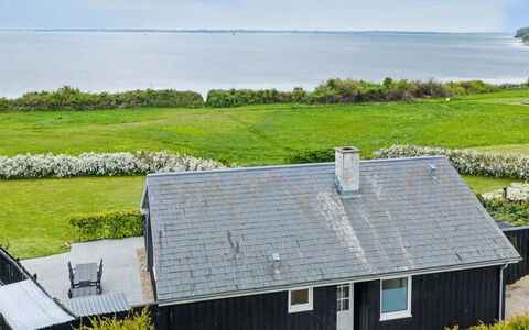 Annalia - 50M from the Sea: Huis, Dak, Verblijf, Huis, Landgoed, Kust, Oceaan, Kust, Landscaping