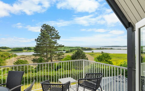 Chayton - 450M from the Sea: Huis, Verblijf, Huis, Dak, Landgoed, Boerderij, Tuin, Gazon, Garden Gebouwen, Werf
