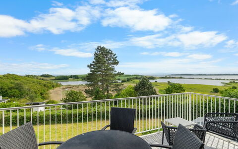 Chayton - 450M from the Sea: Huis, Verblijf, Huis, Dak, Landgoed, Boerderij, Tuin, Gazon, Garden Gebouwen, Werf