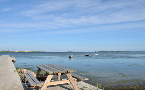 Chayton - 450M from the Sea: Woongebied, Dak, Voorstad, Oprit, Landgoed, Schoorsteen
