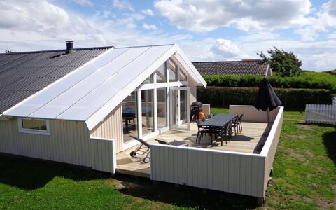 Dunya - 400M from the Sea: Blauw, Struik, Verblijf, Groundcover, Tuin, Landgoed, Schaduw, Landscaping, Boerderij, Eco Hotel
