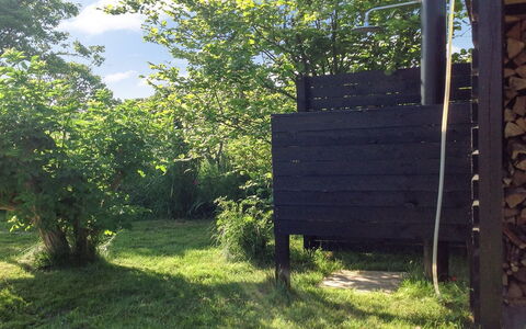 Bibi - 200M from the Sea: Blauw, Struik, Verblijf, Groundcover, Tuin, Landgoed, Schaduw, Landscaping, Boerderij, Eco Hotel
