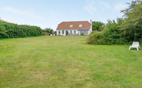 Sissela - 5M from the Sea: Hout, Dak, Architectuur, Huis, Huis, Verblijf, Siding, Hardwood, Helling, Landgoed