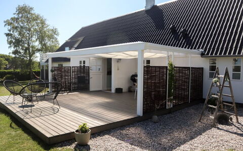 Harre - 300M from the Sea: Meubilair, Interieur Ontwerp, Flooring, Hout, Verdieping, Plafond, Houten Vloer, Stoel, Tafel, Verlichting