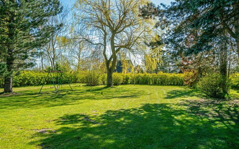 Maira - 150M from the Sea: Blauw, Groen, Dag, Blad, Gras, Boom, Natuur, Natuurlijke Omgeving, Afdeling, Vegetation