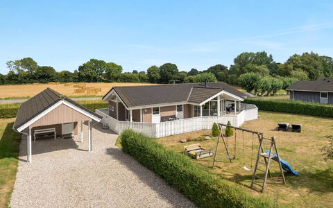 Stefanka - 600M from the Sea: Dak, Huis, Huis, Verblijf, Deur, Siding, Dek, Veranda, Plank, Hardwood