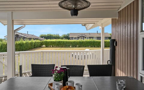 Stefanka - 600M from the Sea: Dak, Huis, Huis, Verblijf, Deur, Siding, Dek, Veranda, Plank, Hardwood