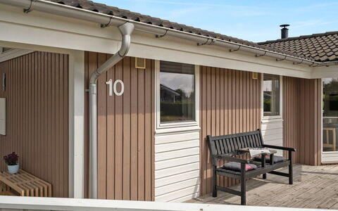 Stefanka - 600M from the Sea: Dak, Huis, Huis, Verblijf, Deur, Siding, Dek, Veranda, Plank, Hardwood