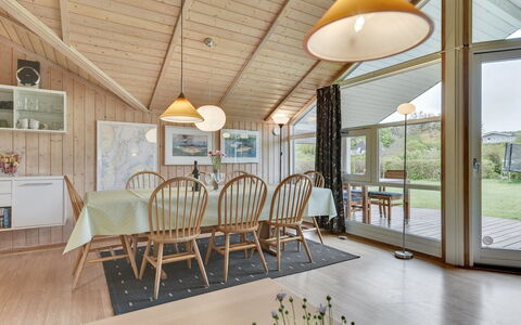 Tore - 200M from the Sea: Dak, Huis, Huis, Verblijf, Siding, Landgoed, Oprit, Garden Gebouwen, Werf, Schuur