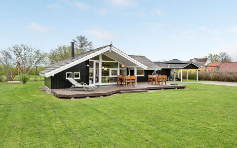 Tore - 200M from the Sea: Dak, Huis, Huis, Verblijf, Siding, Landgoed, Oprit, Garden Gebouwen, Werf, Schuur