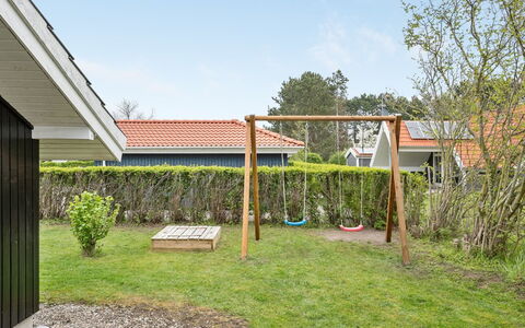 Tore - 200M from the Sea: Dak, Huis, Huis, Verblijf, Siding, Landgoed, Oprit, Garden Gebouwen, Werf, Schuur