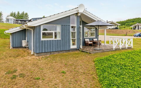 Sisko - 600M from the Sea: Huis, Verblijf, Huis, Dak, Landgoed, Siding, Veranda, Boerderij, Garden Gebouwen, Werf