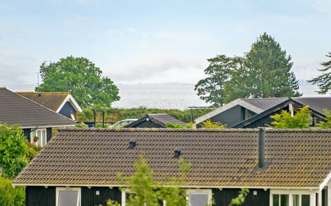 Sisko - 600M from the Sea: Gebouw, Huis, Dak, Woongebied, Huis, Architectuur, Verblijf, Landelijk Gebied, Land Lot, Menselijke Nederzetting